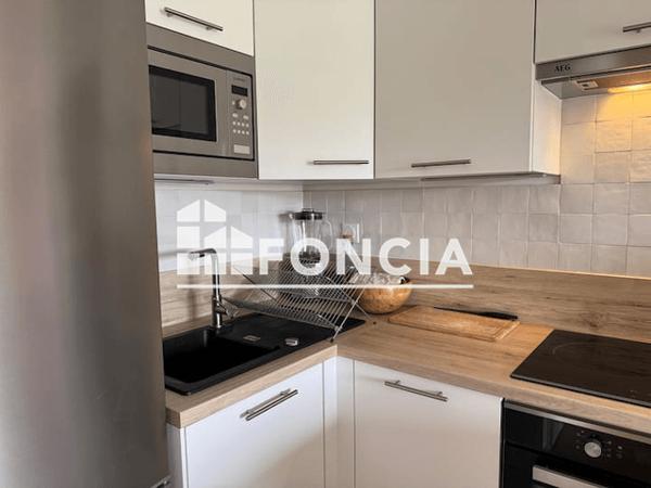 Location Appartement meublé 2 pièces 34.61 m² - 6 RUE GEORGES MORVAN La Rochelle 17000