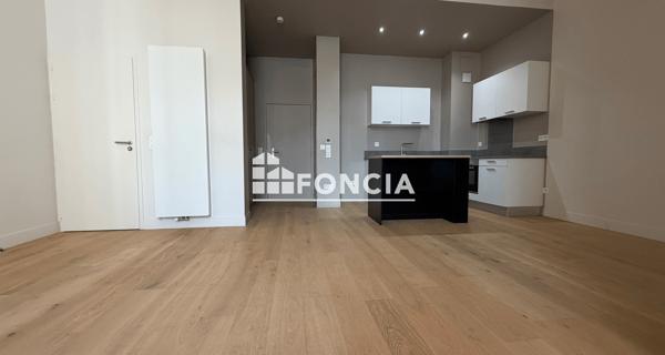 Location Appartement 2 pièces 57 m² - La Rochelle 17000