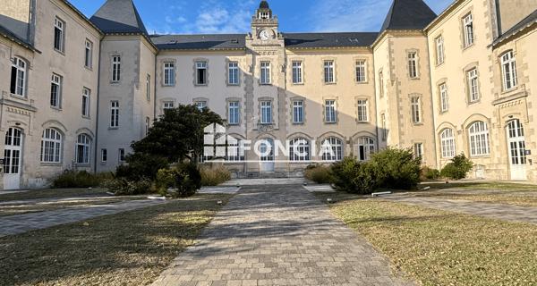 Location Appartement 2 pièces 57 m² - La Rochelle 17000