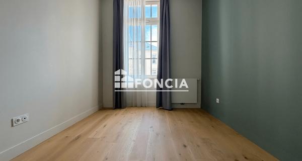 Location Appartement 2 pièces 57 m² - La Rochelle 17000