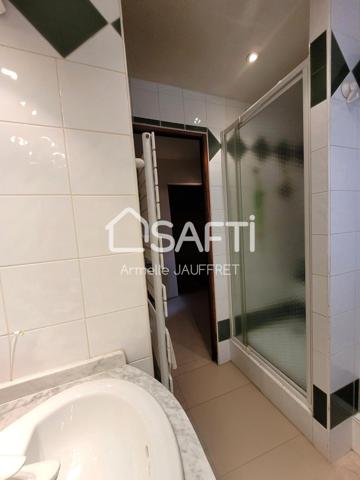 Beau pavillon à proximité de la gare et écoles