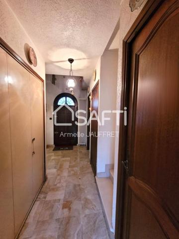 Beau pavillon à proximité de la gare et écoles