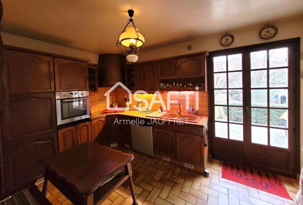 Beau pavillon à proximité de la gare et écoles