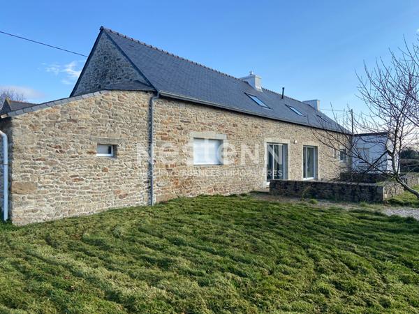 GRAND CHAMP - LONGERE EN PIERRES RENOVEE - 1 600 M² DE TERRAIN AVEC HANGAR