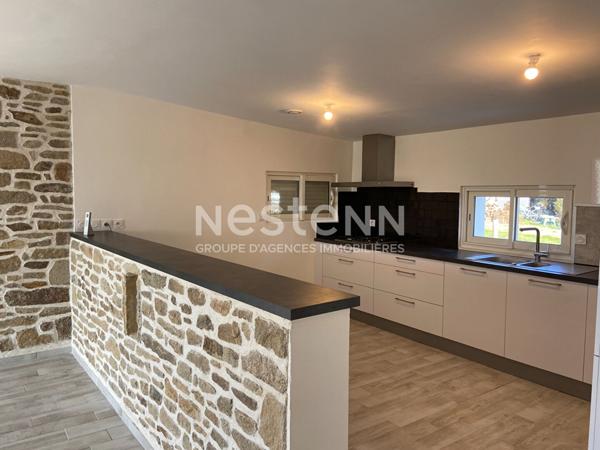 GRAND CHAMP - LONGERE EN PIERRES RENOVEE - 1 600 M² DE TERRAIN AVEC HANGAR