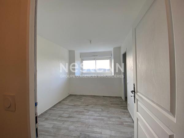 GRAND CHAMP - LONGERE EN PIERRES RENOVEE - 1 600 M² DE TERRAIN AVEC HANGAR