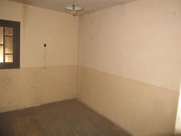 Maison d'habitation à rénover au cœur d'un joli village.