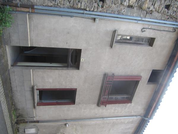 Maison d'habitation à rénover au cœur d'un joli village.