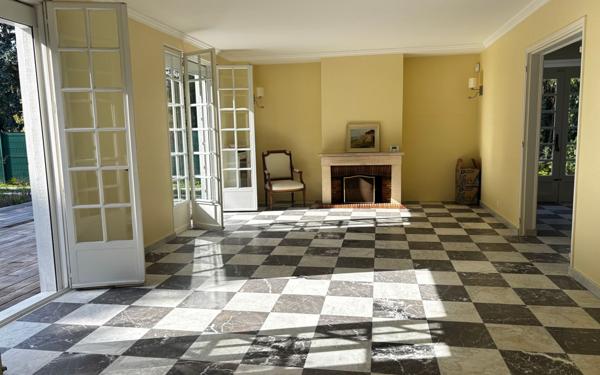 Maison à vendre    5 pièces •  Compiègne