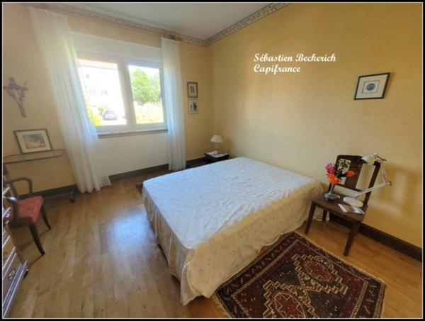 Dpt Moselle (57), à vendre SARREGUEMINES maison P7 - 184 m²