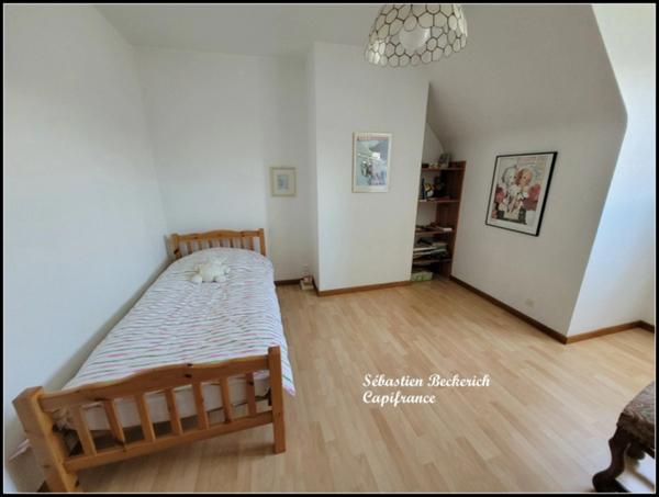 Dpt Moselle (57), à vendre SARREGUEMINES maison P7 - 184 m²