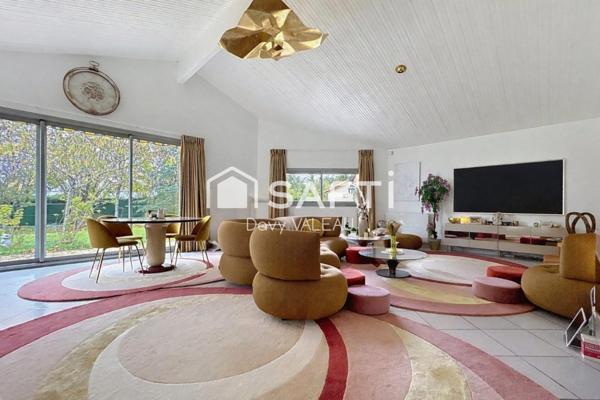 Villa d'architecte de 176m² sur 6000m² de terrain