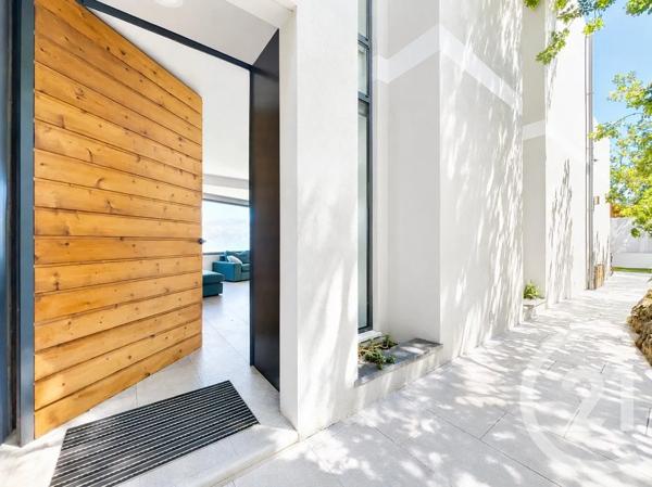 Maison à vendre  4 pièces - 153,27 m 2   CARROS  - 06