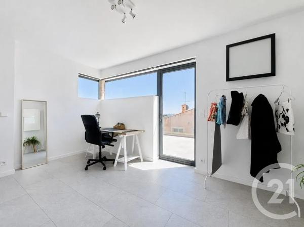 Maison à vendre  4 pièces - 153,27 m 2   CARROS  - 06