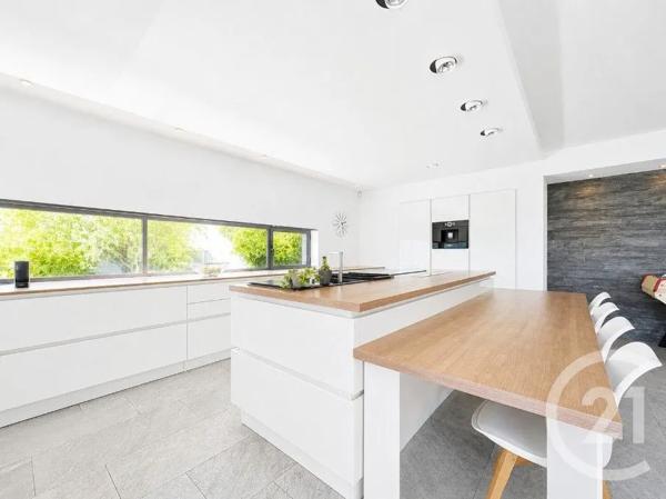 Maison à vendre  4 pièces - 153,27 m 2   CARROS  - 06