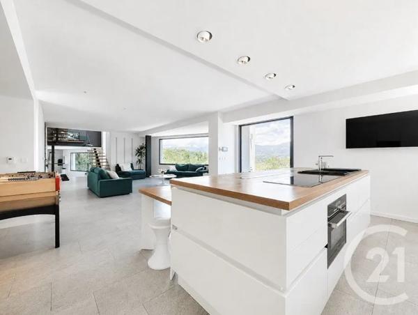 Maison à vendre  4 pièces - 153,27 m 2   CARROS  - 06