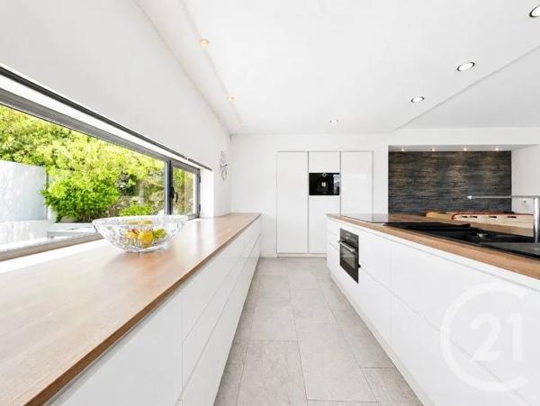 Maison à vendre  4 pièces - 153,27 m 2   CARROS  - 06