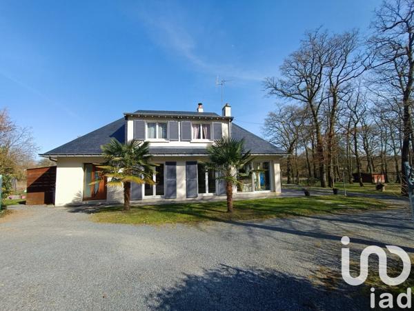 Maison traditionnelle 4 pièces de 170 m² à Saint-Martin-du-Fouilloux (49170)