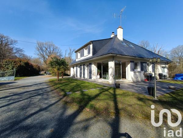 Maison traditionnelle 4 pièces de 170 m² à Saint-Martin-du-Fouilloux (49170)