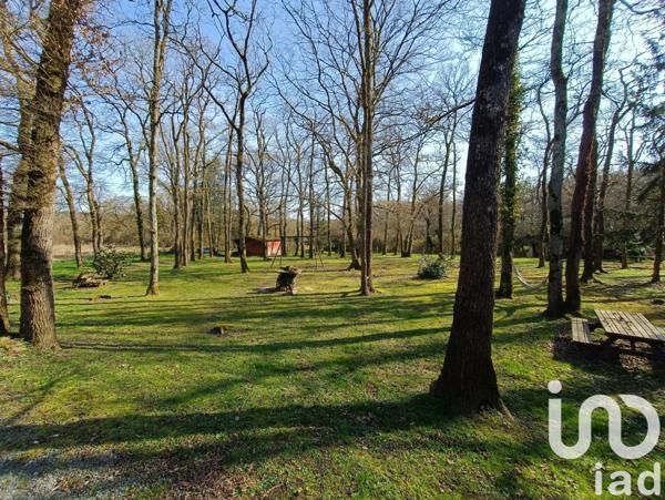 Maison traditionnelle 4 pièces de 170 m² à Saint-Martin-du-Fouilloux (49170)