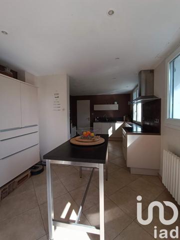 Maison traditionnelle 4 pièces de 170 m² à Saint-Martin-du-Fouilloux (49170)