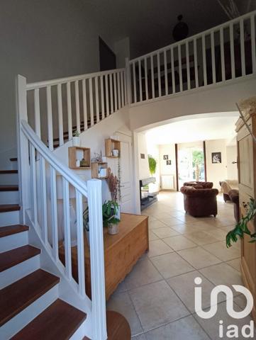 Maison traditionnelle 4 pièces de 170 m² à Saint-Martin-du-Fouilloux (49170)