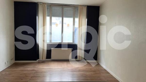Location 2 Pieces 49 69100 Villeurbanne 57 0179 01 0048