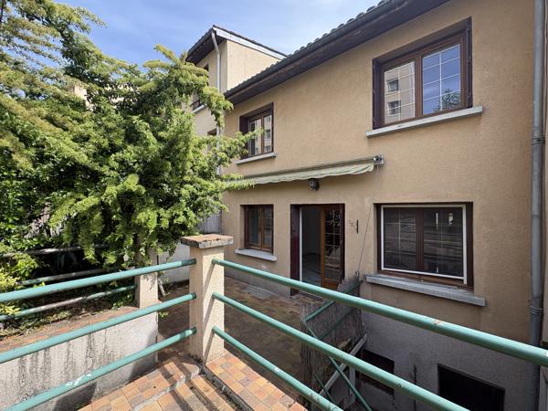 THIERS- JOLIE MAISON DE VILLE AVEC JARDIN - Thiers