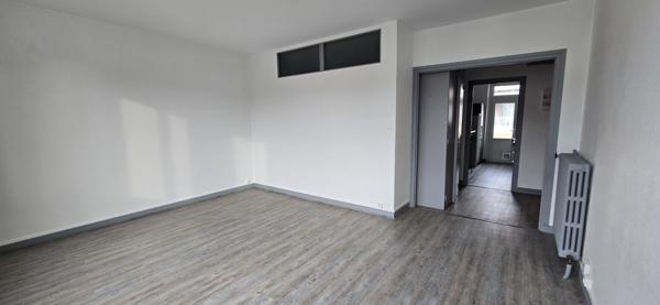 Appartement
                                                                                                                                                                                                                                                                                                                        3 pièce(s)                                                                                                                                                                                                          1 chambre(s)                                                                                                                                                                                                          50  m²