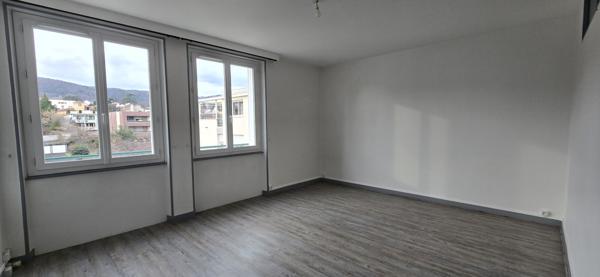 Appartement
                                                                                                                                                                                                                                                                                                                        3 pièce(s)                                                                                                                                                                                                          1 chambre(s)                                                                                                                                                                                                          50  m²