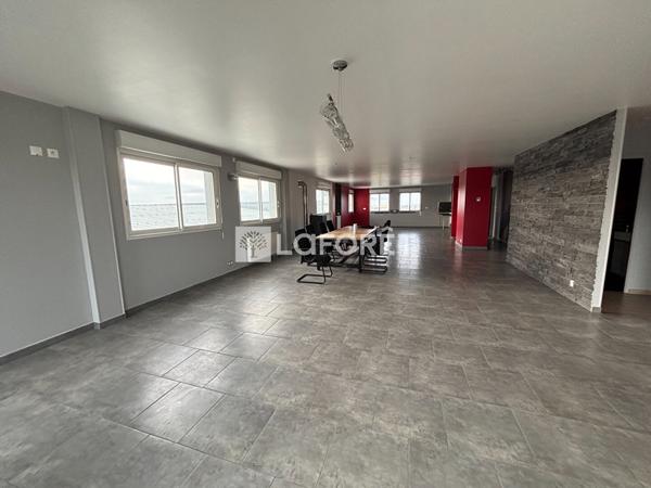 Location local commercial Villers-Bocage - 225 m² - 1 100 €/mois