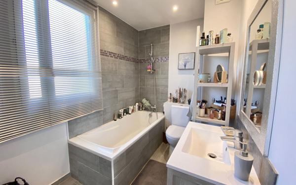 Maison à vendre    4 pièces • 76,83 m2 Boussy-Saint-Antoine