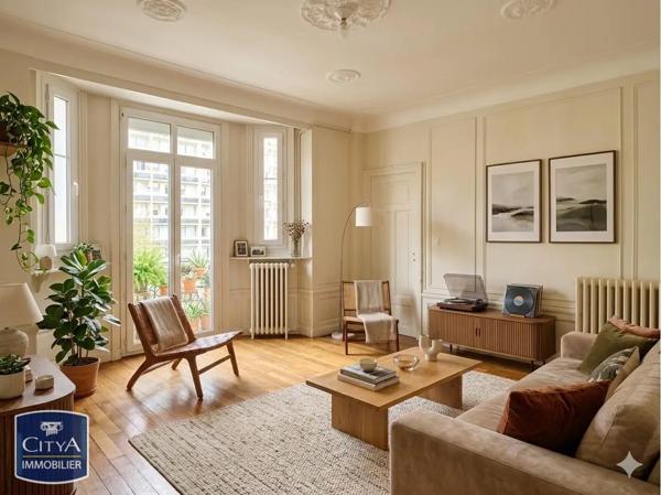 Appartement à louer 3 pièces 77.17m² Tours (37000)