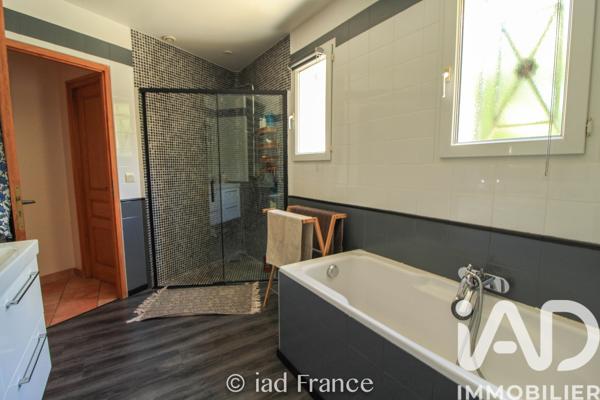 Maison à vendre 5 pièces 134 m² Nîmes