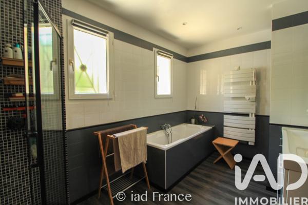 Maison à vendre 5 pièces 134 m² Nîmes