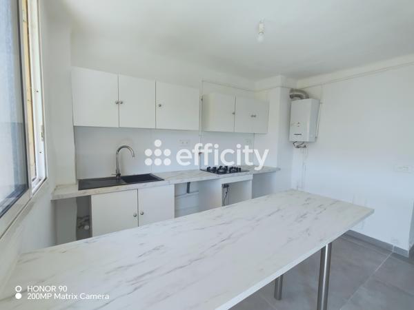 Appartement
         3 pièces
        - 54 m² 98 000 € *