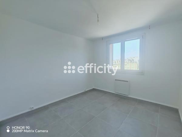 Appartement
         3 pièces
        - 54 m² 98 000 € *