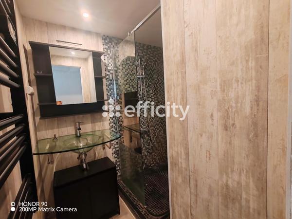Appartement
         3 pièces
        - 54 m² 98 000 € *