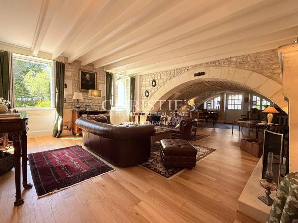 Élégante Maison de Maître du XIXe siècle au cœur de la Grande Champagne