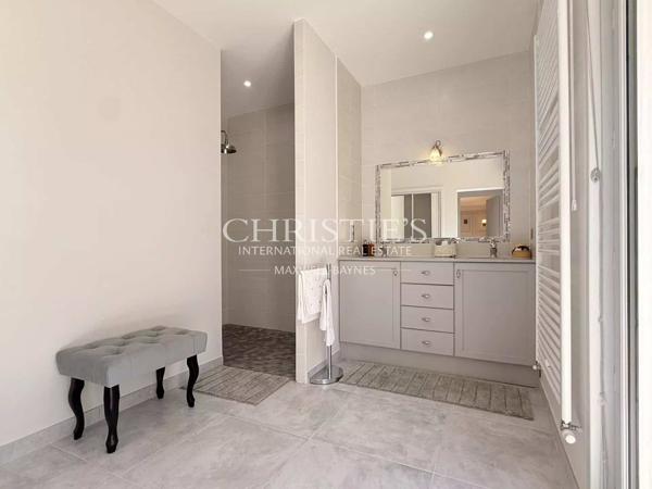 Élégante Maison de Maître du XIXe siècle au cœur de la Grande Champagne