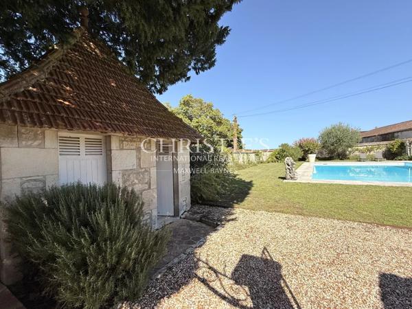 Élégante Maison de Maître du XIXe siècle au cœur de la Grande Champagne