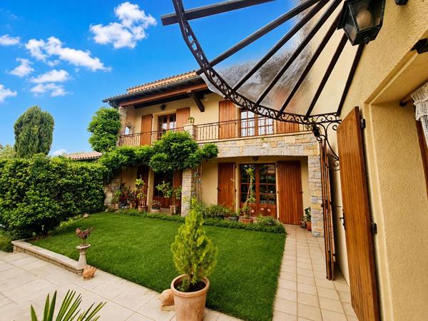 ALES - Villa 220m² avec piscine & pool house - 4 chambres- Proche commerces