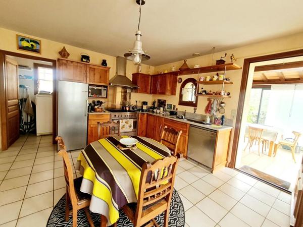 ALES - Villa 220m² avec piscine & pool house - 4 chambres- Proche commerces