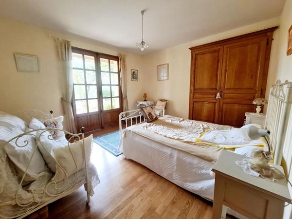ALES - Villa 220m² avec piscine & pool house - 4 chambres- Proche commerces