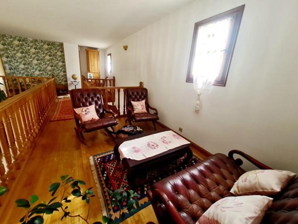 ALES - Villa 220m² avec piscine & pool house - 4 chambres- Proche commerces