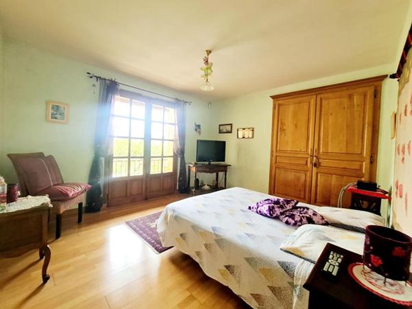 ALES - Villa 220m² avec piscine & pool house - 4 chambres- Proche commerces