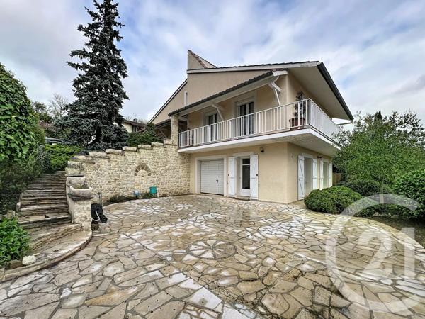 Maison à vendre  11 pièces - 243,45 m 2   AUCH  - 32
