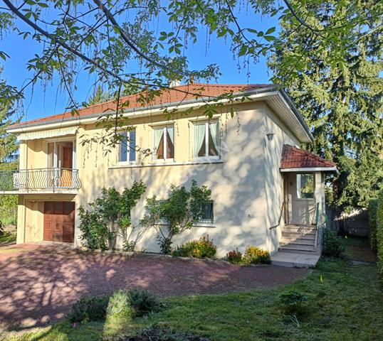 Heyrieux, proche centre: Maison au calme T4 sur sous-sol sur789 m² de terrain