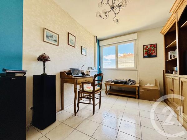 Appartement F5 à vendre  5 pièces - 90,43 m 2   ALES  - 30