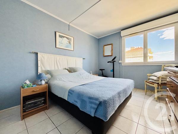 Appartement F5 à vendre  5 pièces - 90,43 m 2   ALES  - 30